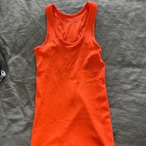 Under Armour active tank, size S!